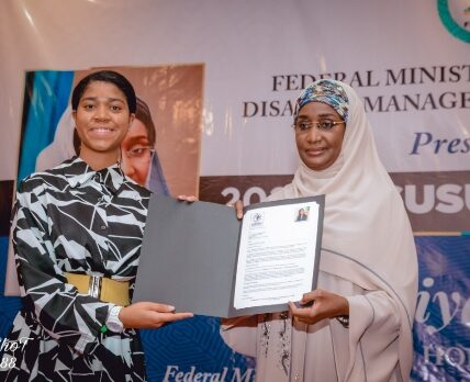 Umar Farouq Receives DUSUSU Gender Minister Award