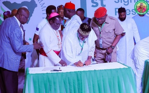 SDP Presidential Candidate Prince Adewole Adebayo signs peace Accord