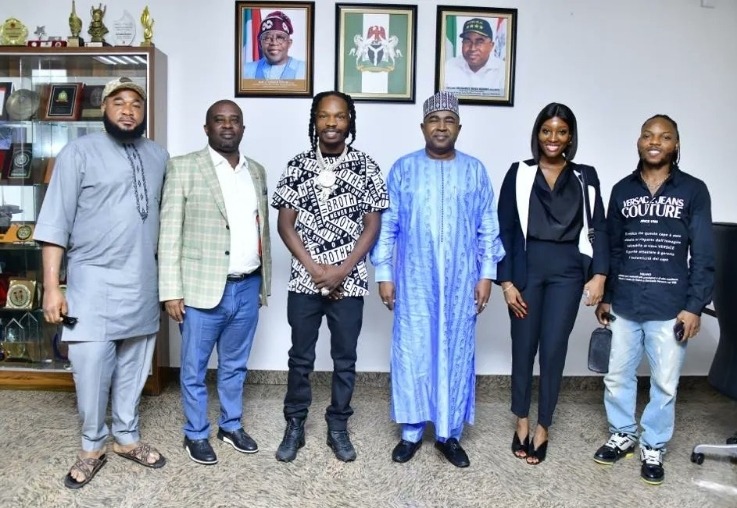 Chairman/Chief Executive Officer of the National Drug Law Enforcement Agency, Brig. Gen. Mohamed Buba Marwa (Retd) and music star, Naira Marley (both middle) flanked by the Agency's Director of Media and Advocacy, Femi Babafemi (2nd l) and other members of Marley's team: Sam Larry; Dami Marshal and Chuddy Naira when the artiste paid a visit to the National Headquarters of the Agency in Abuja to declare support for the War Against Drug Abuse on Thursday 17th August 2023