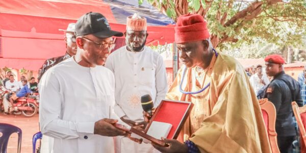 The Deputy Governor of Kogi State, His Excellency Comrade Joel Salifu, on Sunday received an overwhelming reception at the 2025 Ofabo Day celebration in Ofabo, Ofu Local Government Area, a development widely seen as a strong endorsement of the Ododo–Salifu administration ahead of the 2027 general elections.